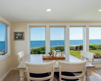 Sea Spray - Beautiful 2BR, 1BA cottage with expansive views of Casco Bay - Bailey Island - Sala pranzo