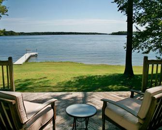 Family-Friendly Cabin Retreat on the Shores of Pokegama Lake, Minnesota - Cohasset - Patio