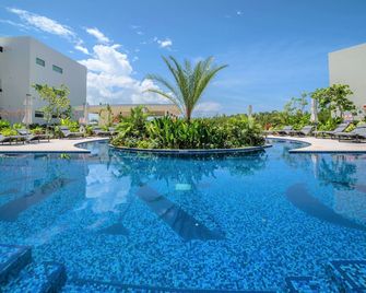 Cayman Luxury Rentals At One Canal Point - ג'ורג' טאון - בריכה