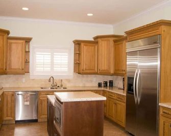 Green House with Dock in West End Bahamas Old Bahama Day - West End - Cocina