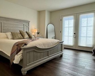Homestead Village - Two Bedroom Condo Ground Floor - Sandpoint - Bedroom