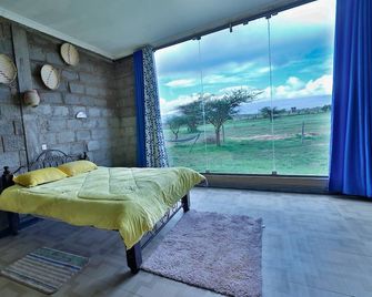 Amboseli Glass house - Amboseli