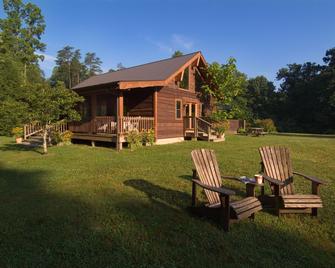 Opossum Creek Retreat - Lansing - Patio