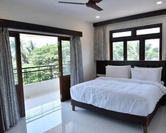 Miramar Beach-Side 3bhk Fully Furnished Apartment - Panaji - Bedroom