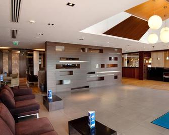 Holiday Inn Express London - Epsom Downs - Epsom - Lobby