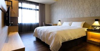 Yu Chun Hotel - Taichung City - Bedroom