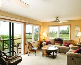 Lake Michigan Beachfront On Sleeping Bear Bay Glen Arbor - Glen Arbor - Sala de estar