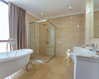 Ambassador Hotel - Chisinau - Phòng tắm