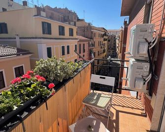 Casa Dharma Guest House - Civitavecchia - Balcón