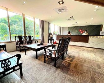 Yawan Spa Hotel - Beinan Township - Gebouw