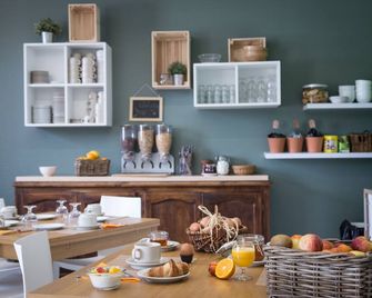 Domaine De Garabaud - Mazères - Buffet