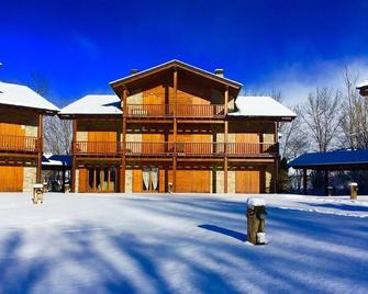 Bonito dúplex con piscina en Sanavastre - Alp - Gebouw