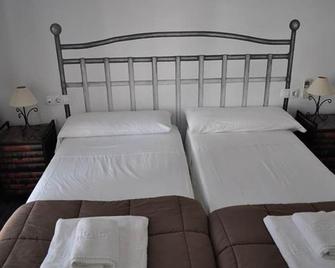 Apartamentos La Casa Pintada - Cáceres - Habitación