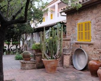 Hostal Residència Catalina Vera - Andratx - Vista del exterior