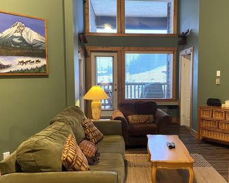 Cornerstone Lodge - Fernie - Wohnzimmer