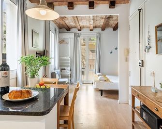 Lodging Apartments Barceloneta Beach Studio P2 - Barcelona - Comedor