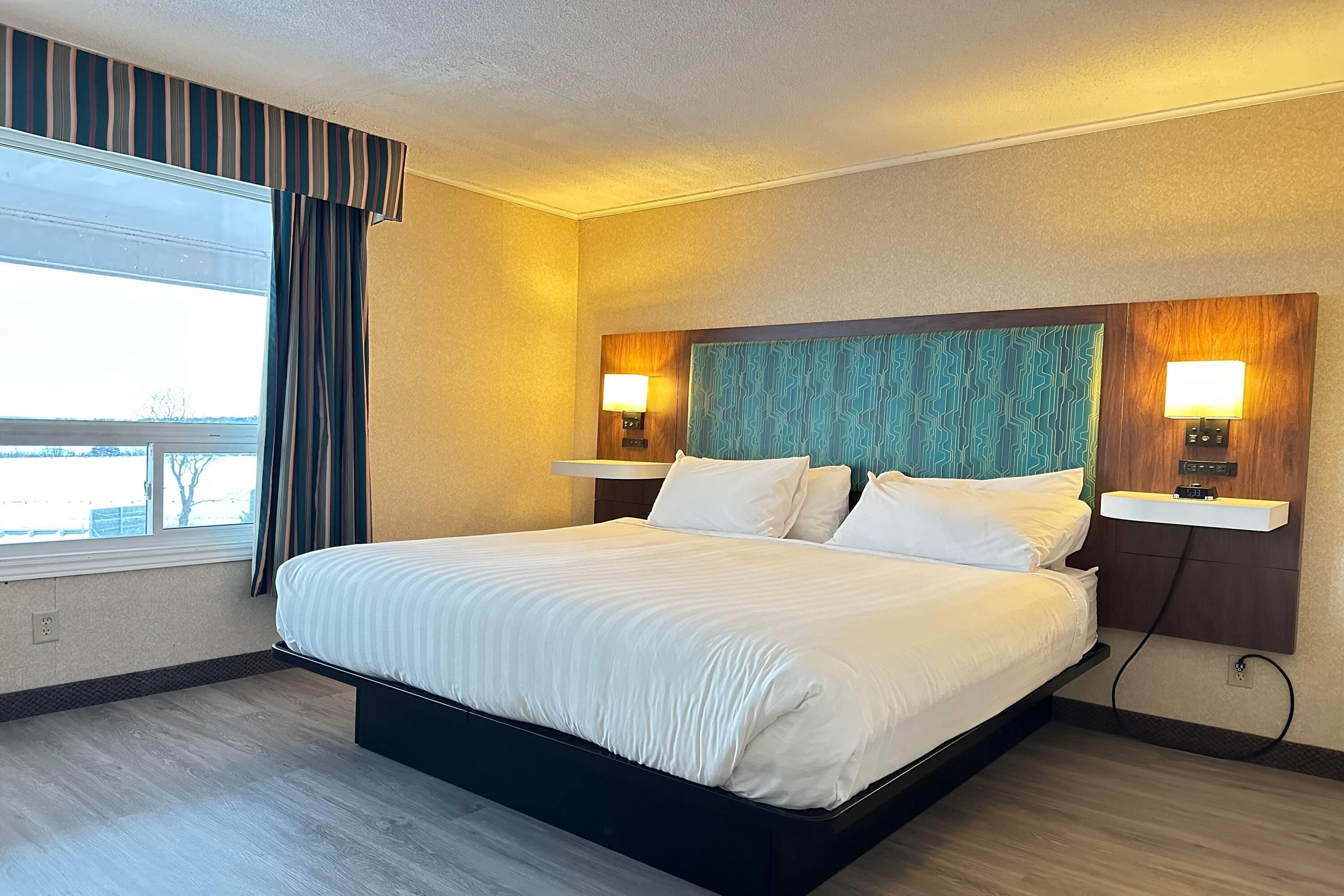 Travelodge by Wyndham Amherst - Amherst - Ložnice