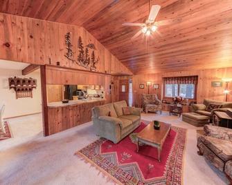 Butternut Lane 4 - Sunriver - Sala de estar