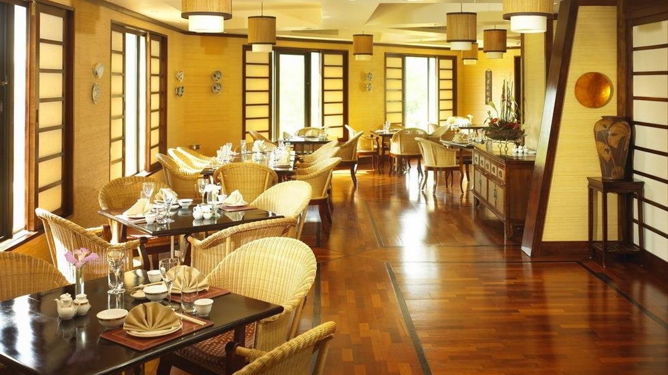 Soho Hotel & Casino at Sun City Resort