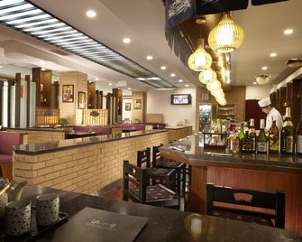 Dalian East Hotel - דאליין - בר