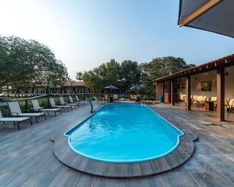 Lontra Pantanal Hotel - Nhecolandia - Piscina