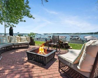 Fife Lake Lodge Multi-Level Lake View King Suite - Fife Lake - Patio