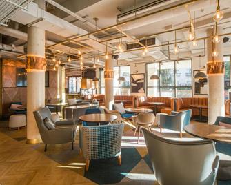 DoubleTree by Hilton London Kingston Upon Thames - Kingston upon Thames - Lounge