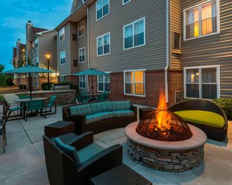 Residence Inn by Marriott Macon - מייקון - פטיו