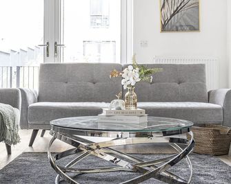 Nova Living - Birmingham - Living room