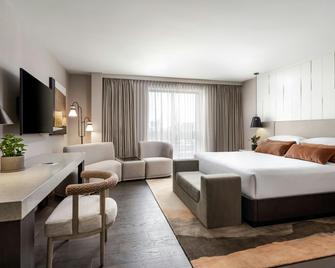 Sheraton Toronto Airport Hotel & Conference Centre - Toronto - Bedroom