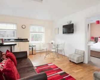 Bath Breaks Apartments - Bath - Sala de estar