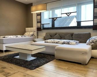 Gästehaus Reiger - Wackersdorf - Living room