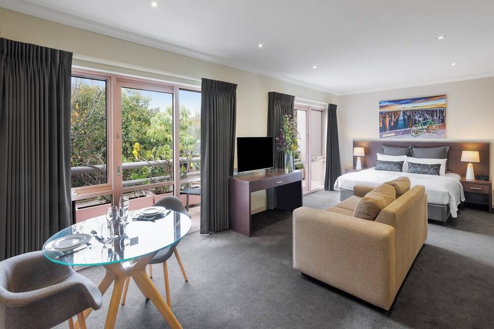 Kimberley Gardens Hotel & Serviced Apartments thumbnail 3
