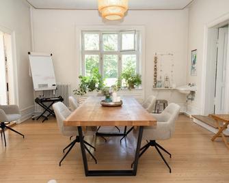 Edelsminde Bed & Breakfast - Haslev - Eetruimte