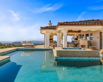 Yoga Studio, Gated Compound with Main House & Guest House Pool, Spa, - Ojai - Pool