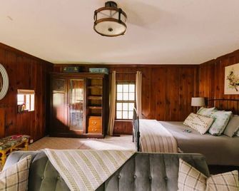 Historic 19th Century Cabin in Greenville - Greenville - Bedroom