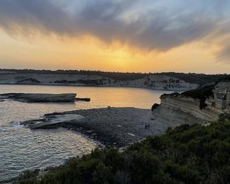 Sunrise Apt Near Beach, Wifi, Smarttv 60, Netflix - Birżebbuġa - Beach
