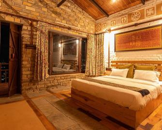 Blusalzz Homes - The Himalayan Bungalow, Almora - Uttarakhand - 阿爾莫拉 - 臥室