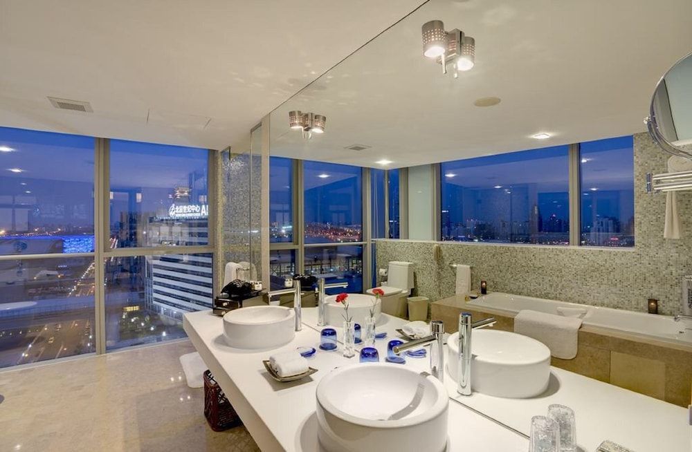 China National Convention Center Grand Hotel thumbnail 3