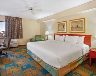 La Quinta Inn & Suites by Wyndham Albuquerque Journal Ctr NW - Albuquerque - Dormitor