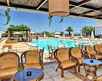 Panselinos Hotel - Míthymna