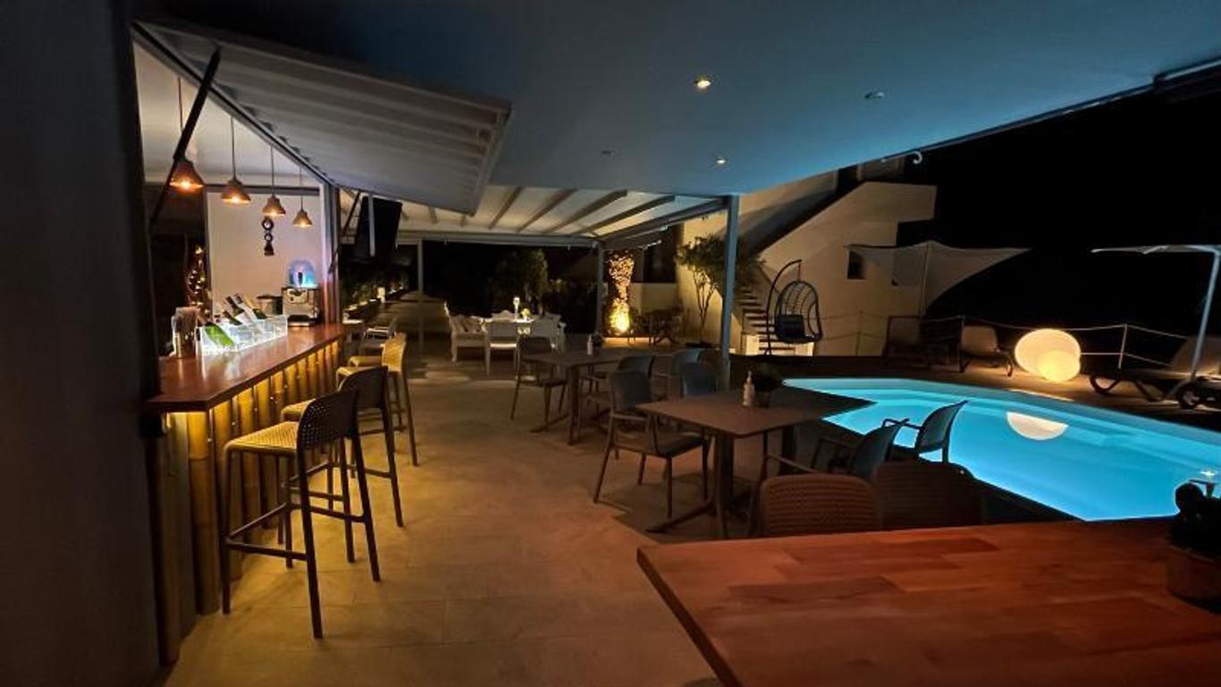 Hermoso Luxury Suites
