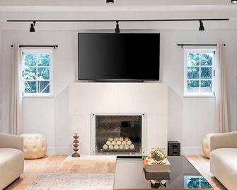 Chic 3BR Oasis in Studio City:Toluca Lake Adjacent - Los Ángeles - Sala de estar