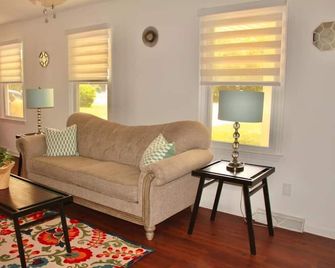 Cozy Matthews House in a Convenient Location - Matthews - Huiskamer