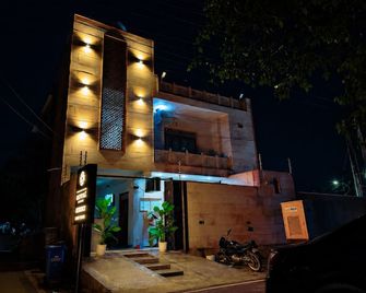 The Manthan Stay - Vrindavan - Gebouw