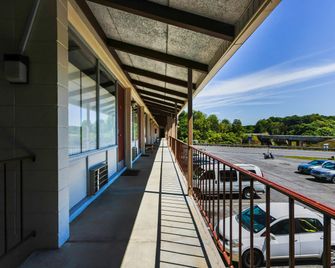 Edyn Hotel By Townhouse Wytheville Us 52 - Wytheville - Балкон