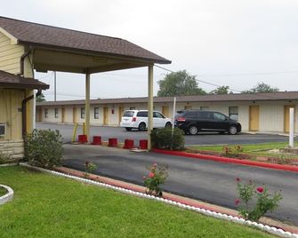 Travel Inn & Suites - El Campo - Edificio