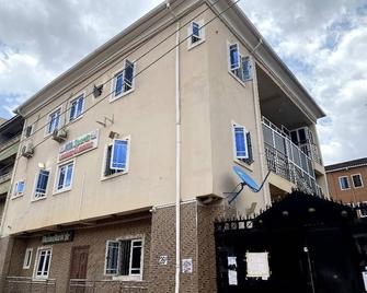Mta Lounge And Leisures - Enugu - Edificio