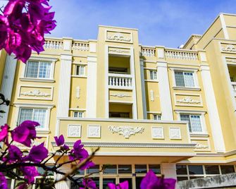 Tipsyhotel - Jincheng Township - Building