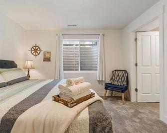 HUGE reunion ctr 30+, 14 BR, 8.5 bath, pets - Riverton - Habitación